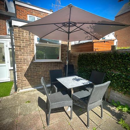 Exclusive Offers L Last-Minute Specials L Parking Free L Double Bed House L Uk L Gaming Room L Komfy 3 Bedroom Cottage With Riverview L Perfect For Short Or Long Stays Reading Exteriér fotografie