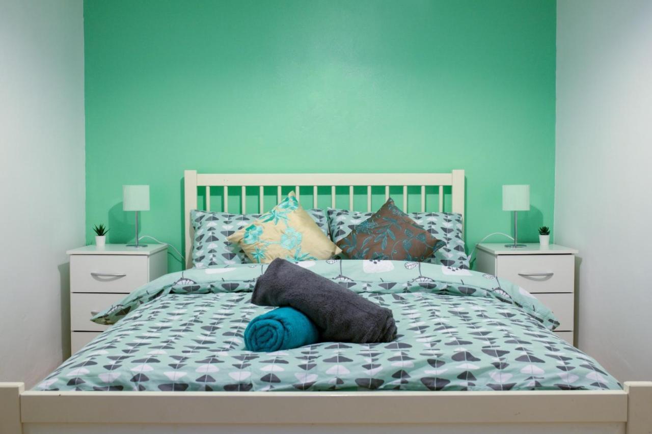 Exclusive Offers L Last-Minute Specials L Parking Free L Double Bed House L Uk L Gaming Room L Komfy 3 Bedroom Cottage With Riverview L Perfect For Short Or Long Stays Reading Exteriér fotografie