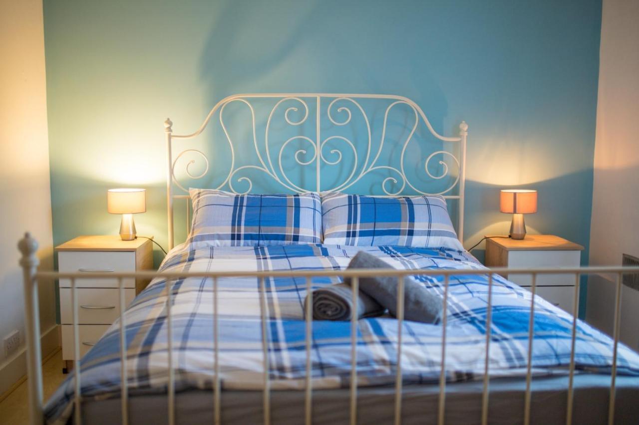 Exclusive Offers L Last-Minute Specials L Parking Free L Double Bed House L Uk L Gaming Room L Komfy 3 Bedroom Cottage With Riverview L Perfect For Short Or Long Stays Reading Exteriér fotografie