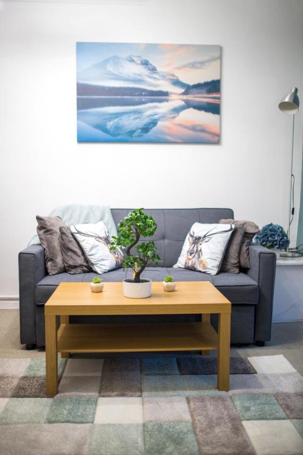 Exclusive Offers L Last-Minute Specials L Parking Free L Double Bed House L Uk L Gaming Room L Komfy 3 Bedroom Cottage With Riverview L Perfect For Short Or Long Stays Reading Exteriér fotografie
