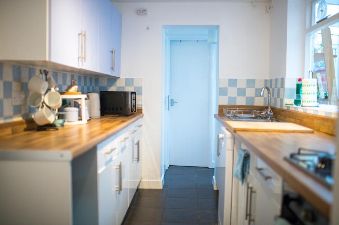 Exclusive Offers L Last-Minute Specials L Parking Free L Double Bed House L Uk L Gaming Room L Komfy 3 Bedroom Cottage With Riverview L Perfect For Short Or Long Stays Reading Exteriér fotografie