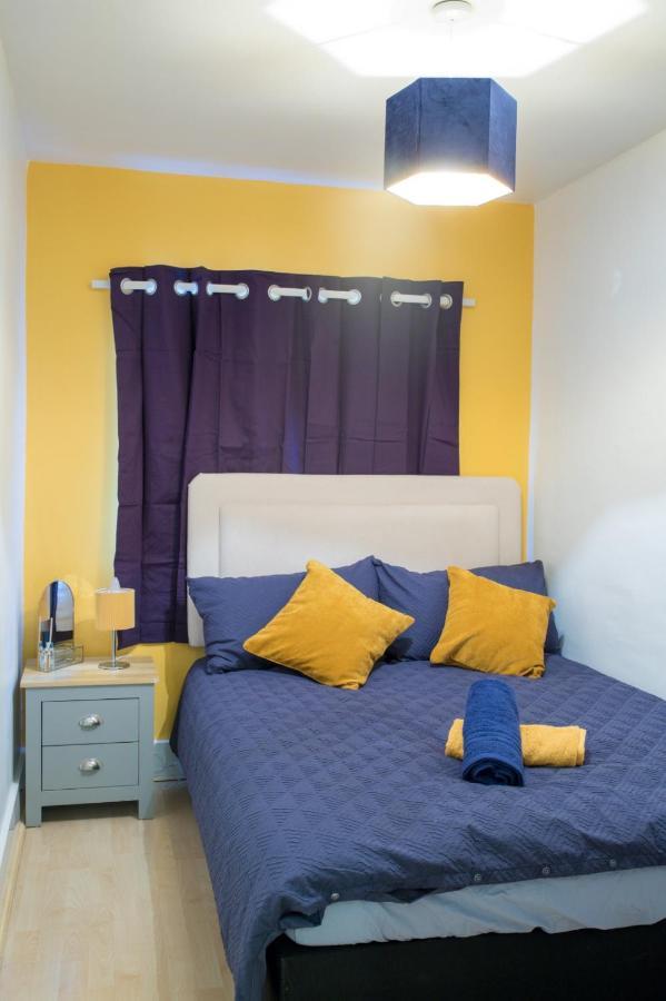 Exclusive Offers L Last-Minute Specials L Parking Free L Double Bed House L Uk L Gaming Room L Komfy 3 Bedroom Cottage With Riverview L Perfect For Short Or Long Stays Reading Exteriér fotografie