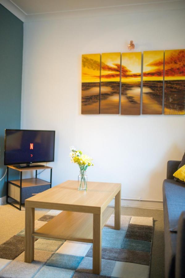 Exclusive Offers L Last-Minute Specials L Parking Free L Double Bed House L Uk L Gaming Room L Komfy 3 Bedroom Cottage With Riverview L Perfect For Short Or Long Stays Reading Exteriér fotografie
