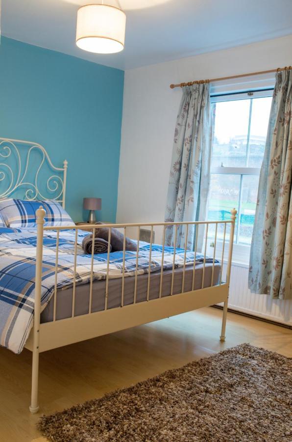 Exclusive Offers L Last-Minute Specials L Parking Free L Double Bed House L Uk L Gaming Room L Komfy 3 Bedroom Cottage With Riverview L Perfect For Short Or Long Stays Reading Exteriér fotografie