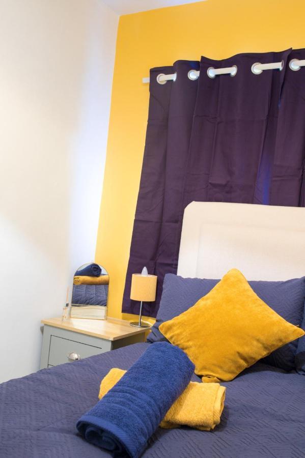 Exclusive Offers L Last-Minute Specials L Parking Free L Double Bed House L Uk L Gaming Room L Komfy 3 Bedroom Cottage With Riverview L Perfect For Short Or Long Stays Reading Exteriér fotografie