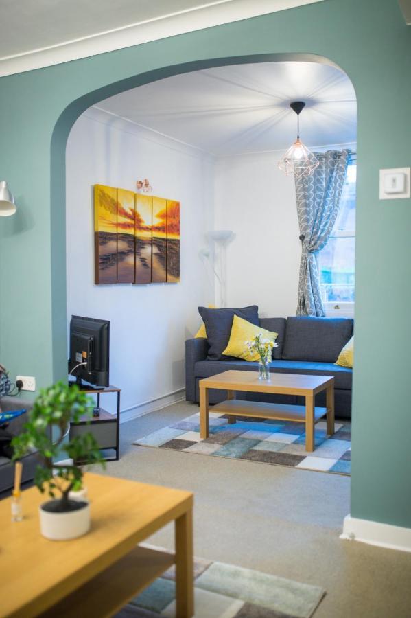Exclusive Offers L Last-Minute Specials L Parking Free L Double Bed House L Uk L Gaming Room L Komfy 3 Bedroom Cottage With Riverview L Perfect For Short Or Long Stays Reading Exteriér fotografie