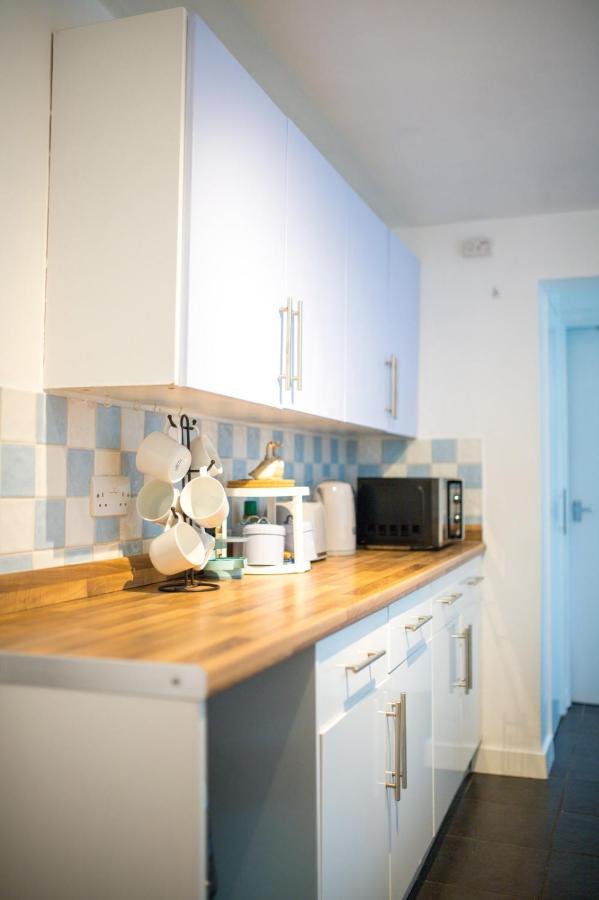 Exclusive Offers L Last-Minute Specials L Parking Free L Double Bed House L Uk L Gaming Room L Komfy 3 Bedroom Cottage With Riverview L Perfect For Short Or Long Stays Reading Exteriér fotografie