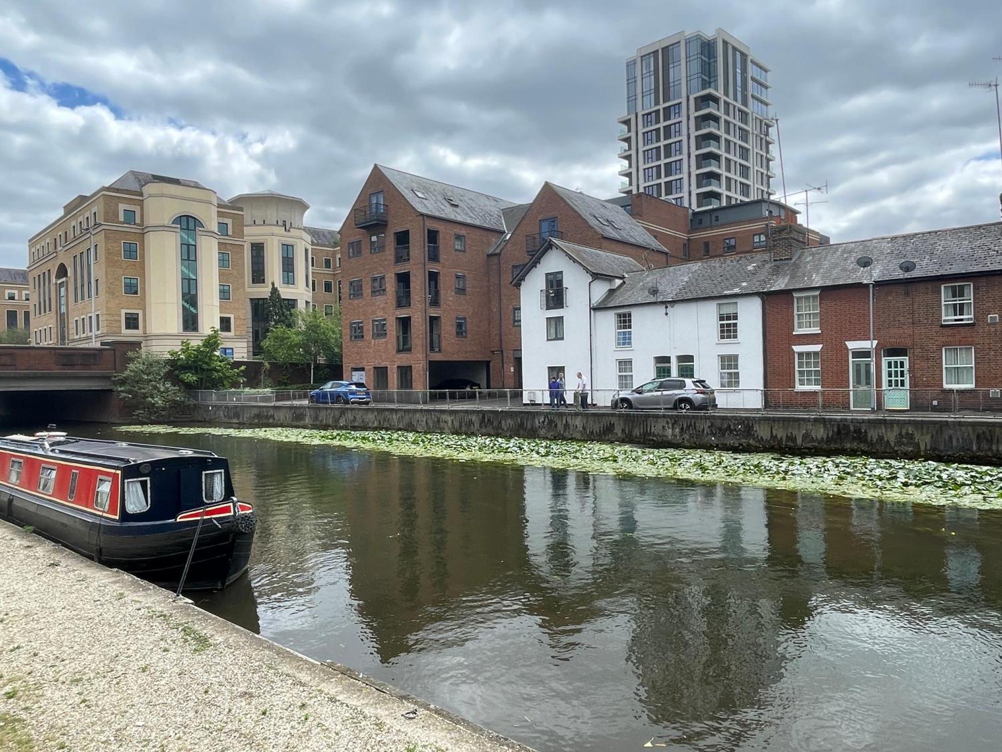 Exclusive Offers L Last-Minute Specials L Parking Free L Double Bed House L Uk L Gaming Room L Komfy 3 Bedroom Cottage With Riverview L Perfect For Short Or Long Stays Reading Exteriér fotografie