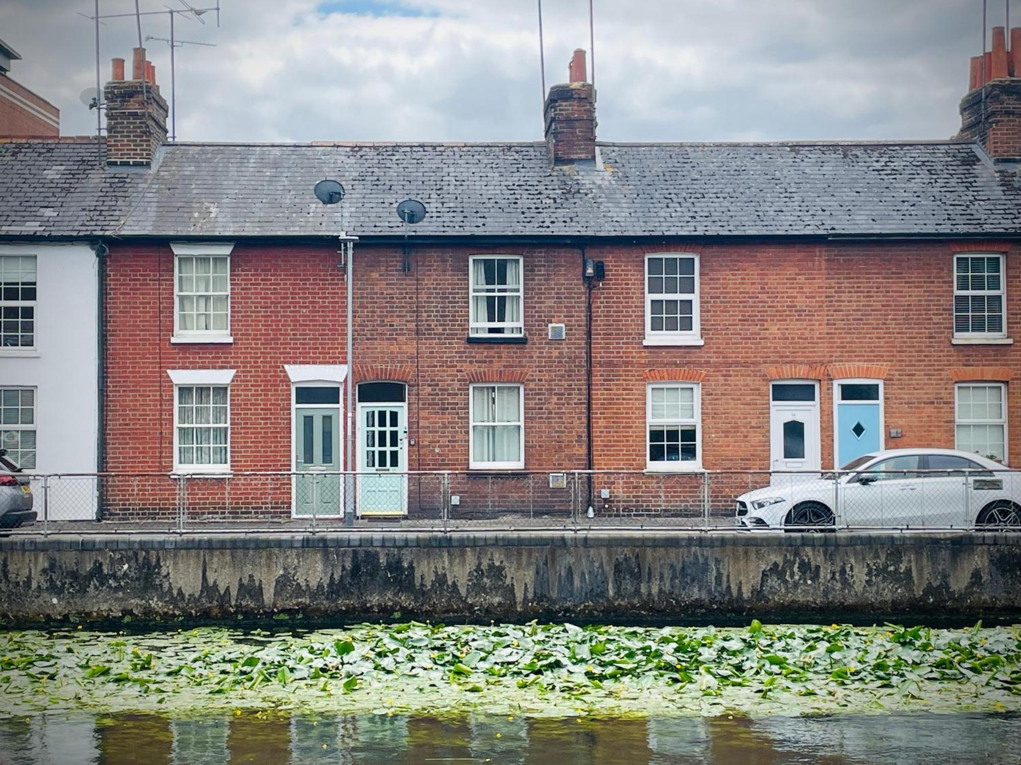 Exclusive Offers L Last-Minute Specials L Parking Free L Double Bed House L Uk L Gaming Room L Komfy 3 Bedroom Cottage With Riverview L Perfect For Short Or Long Stays Reading Exteriér fotografie