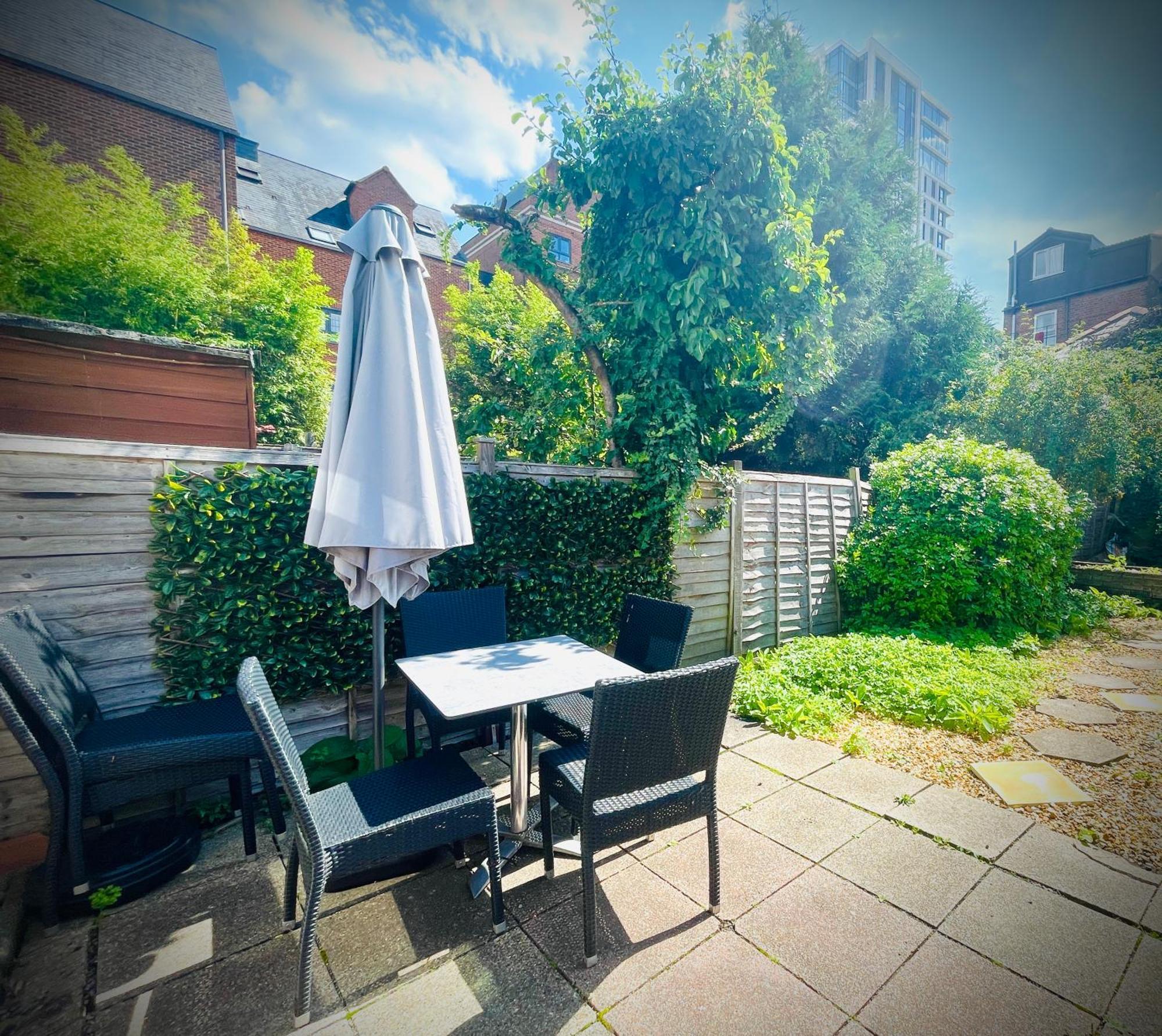 Exclusive Offers L Last-Minute Specials L Parking Free L Double Bed House L Uk L Gaming Room L Komfy 3 Bedroom Cottage With Riverview L Perfect For Short Or Long Stays Reading Exteriér fotografie
